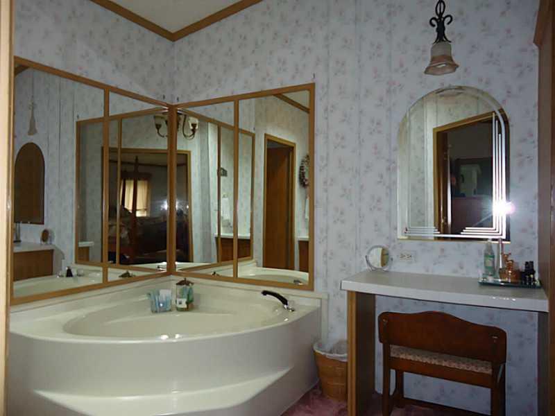 744 Hadley Road Greenville, PA 16125 - Photo 14 of 25 Master Bath/Spa.