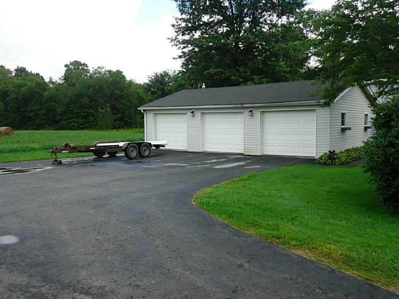744 Hadley Road Greenville, PA 16125 - Photo 24 of 25 Parking Lot/Garage.