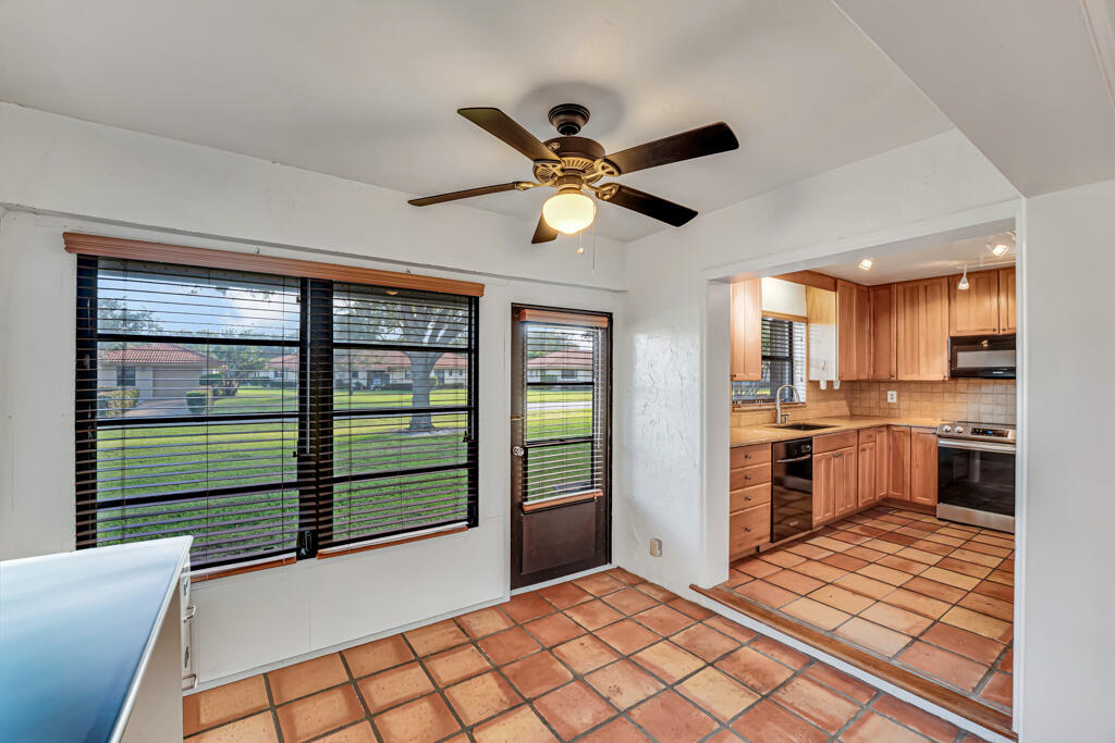 4540 Ficus Tree Road, Unit A Boynton Beach, FL 33436 - Photo 20 of 44 16