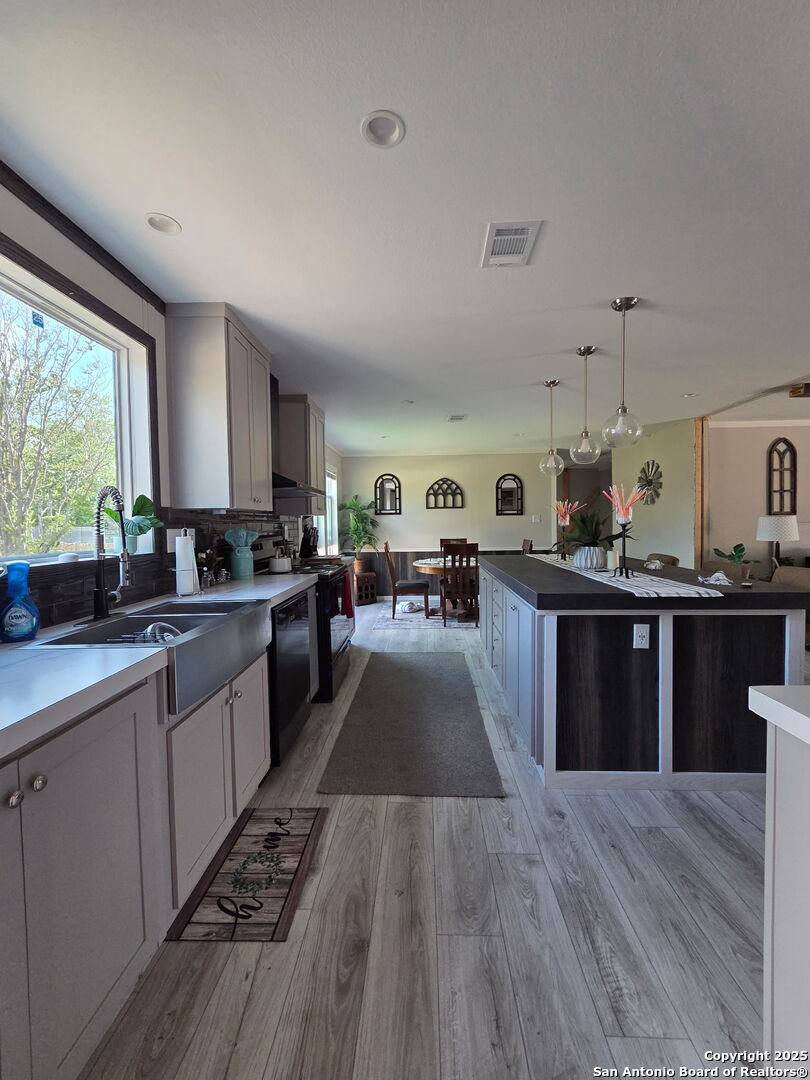 625 Ave D Poteet, TX 78065 - Photo 6 of 15