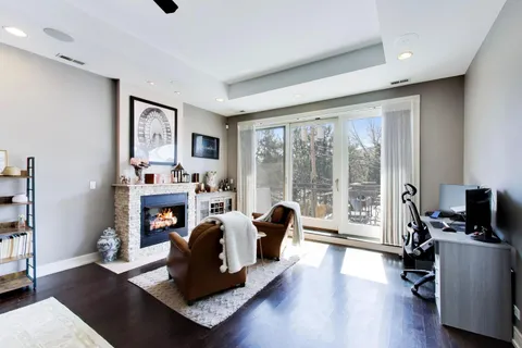 $559,000 | 1937 West Diversey Parkway, Unit 2B, Chicago, IL 60614