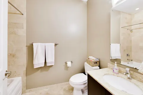 $559,000 | 1937 West Diversey Parkway, Unit 2B, Chicago, IL 60614