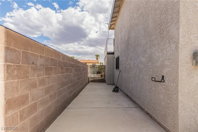 $1,695 | 557 Chelsea Drive, Henderson, NV 89014