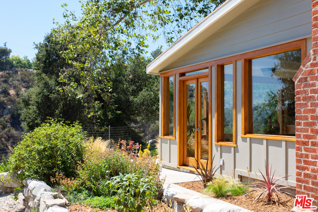 3637 Canyon Crest Road Altadena, CA 91001 - Photo 18 of 23 Gallery Image 18