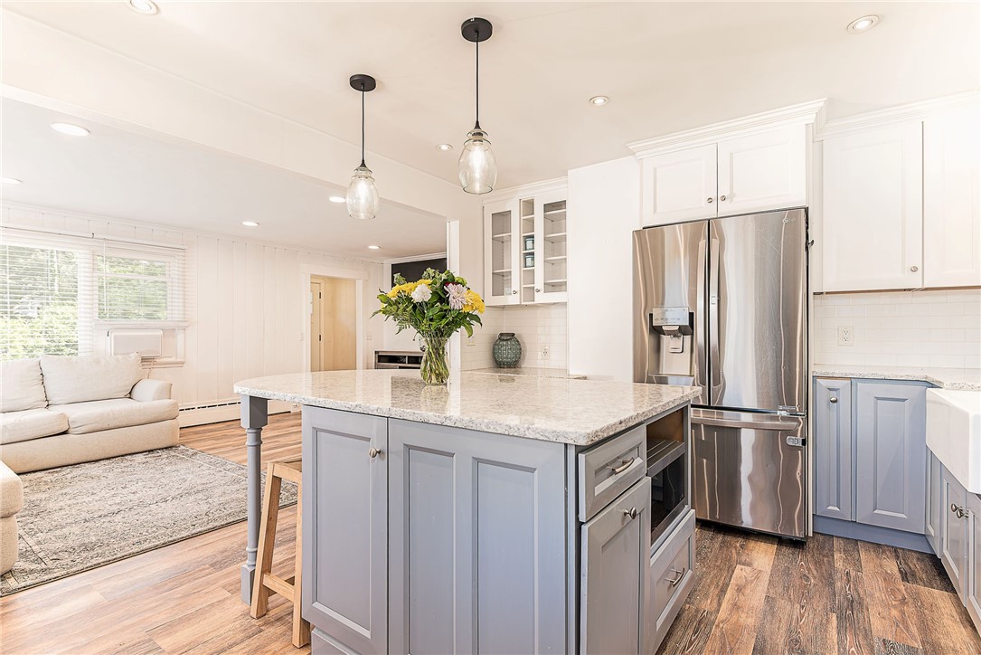 189 Shore Road Westerly, RI 02891 - Photo 4 of 30