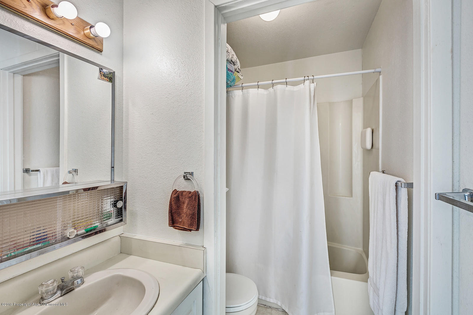 23284 2 Rivers Road, Unit 1A Basalt, CO 81621 - Photo 10 of 15 bathroom