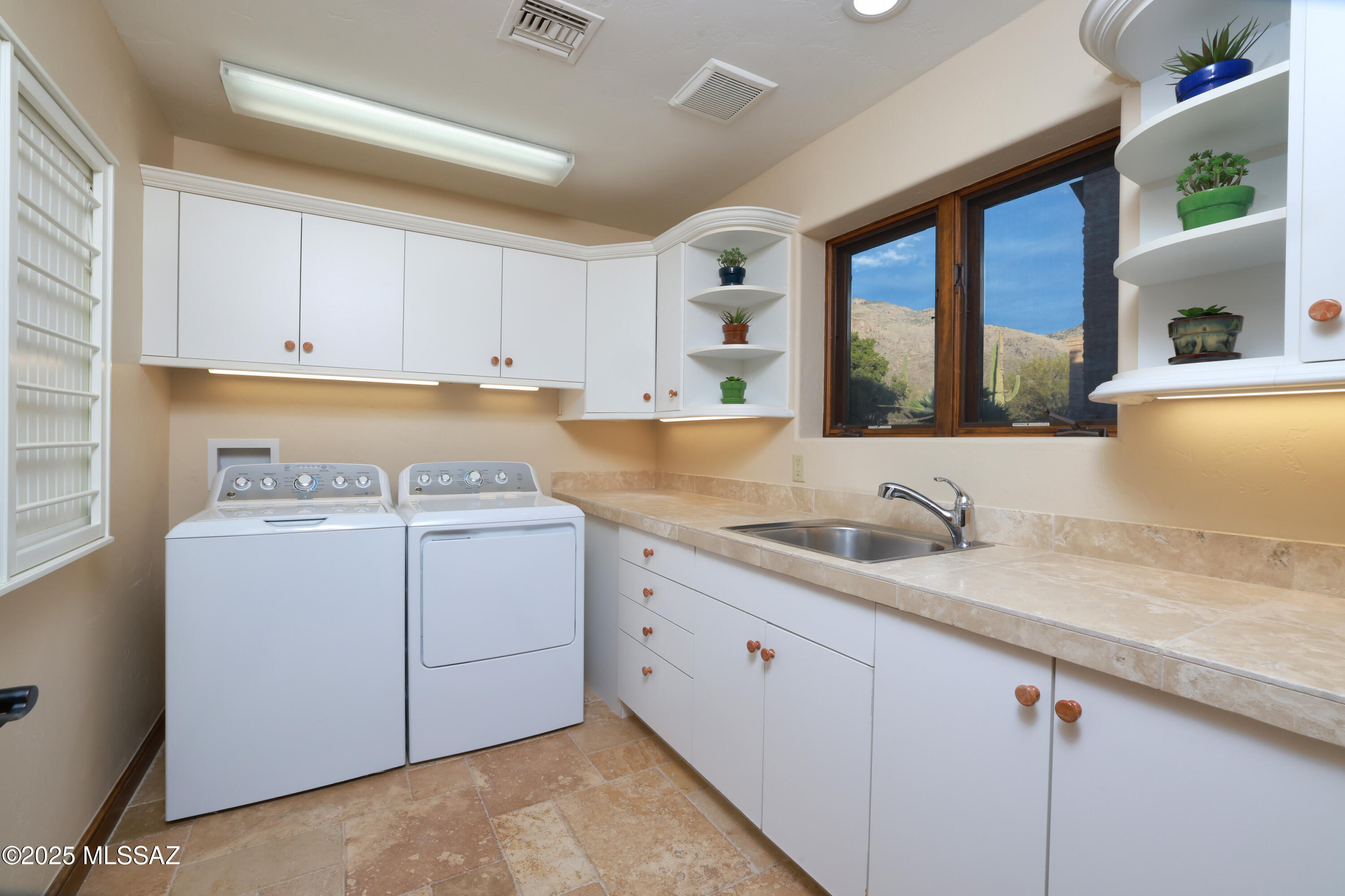 7340 North Cathedral Rock Road Tucson, AZ 85718 - Photo 33 of 50 Gallery Image 33