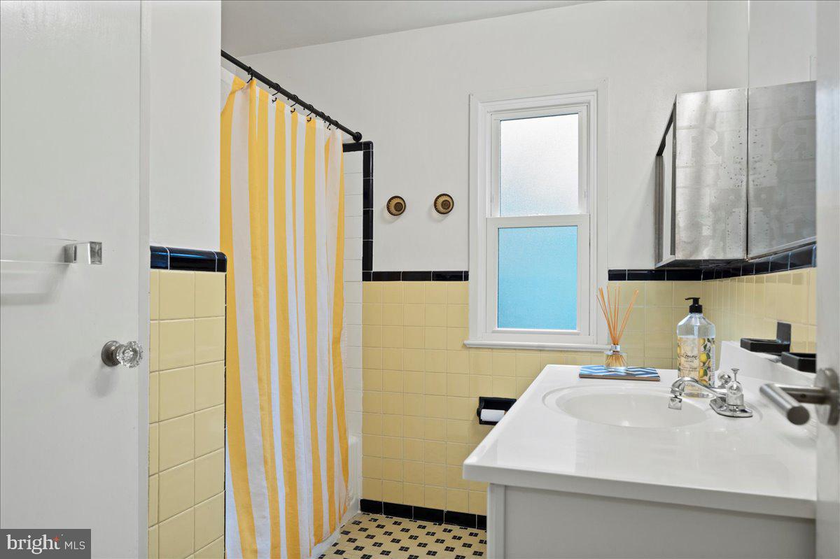 501 State Road Princeton, NJ 08540 - Photo 19 of 38 Hall Bathroom