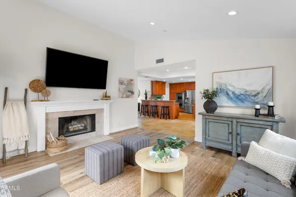 $2,495,000 | 2521 Pierpont Boulevard, Ventura, CA 93001
