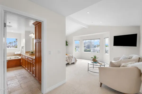 $2,495,000 | 2521 Pierpont Boulevard, Ventura, CA 93001