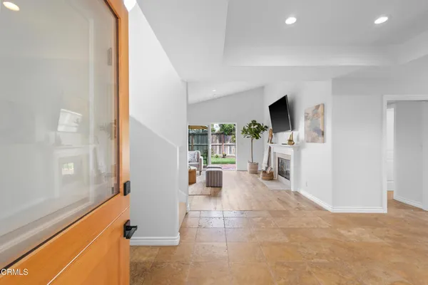 $2,495,000 | 2521 Pierpont Boulevard, Ventura, CA 93001