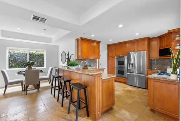 $2,495,000 | 2521 Pierpont Boulevard, Ventura, CA 93001