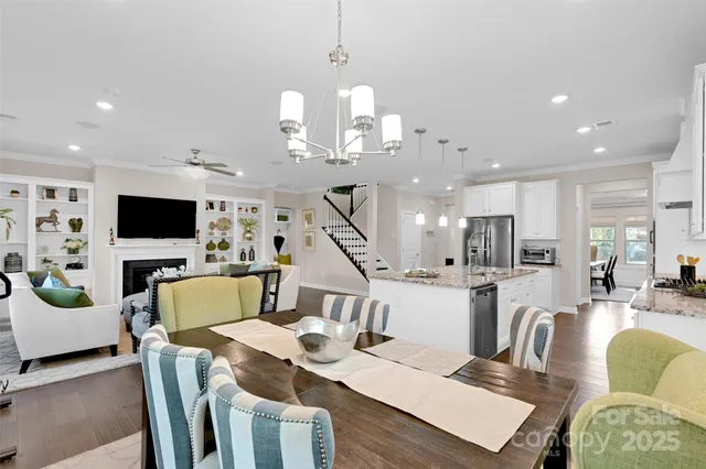 $669,999 | 2017 Saxon Pl Drive, Fort Mill, SC 29715