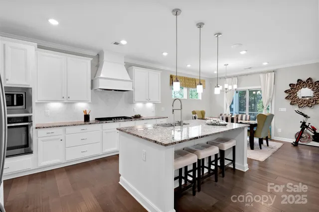 $669,999 | 2017 Saxon Pl Drive, Fort Mill, SC 29715