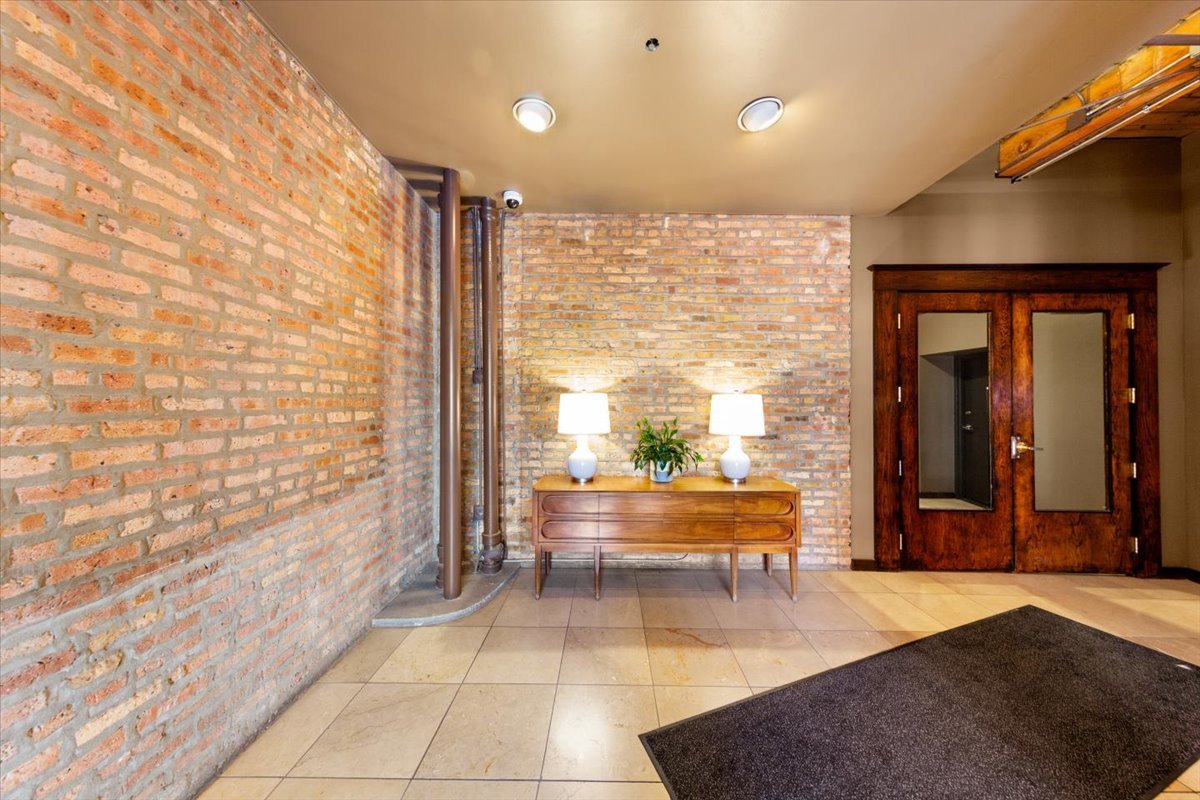 913 West Van Buren Street, Unit 4C Chicago, IL 60607 - Photo 3 of 23