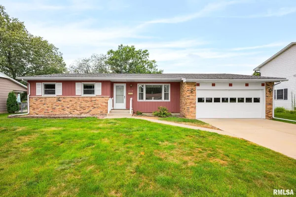 $214,900 | 1154 Sweetbriar Place, Galesburg, IL 61401