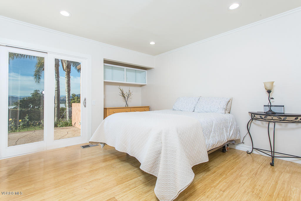3774 Groves Place Somis, CA 93066 - Photo 20 of 51 a bedroom with a bed and a table