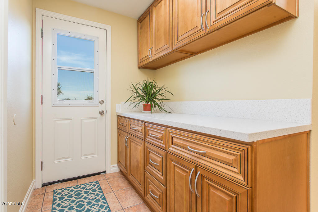 3774 Groves Place Somis, CA 93066 - Photo 21 of 51 a room with window and entryway
