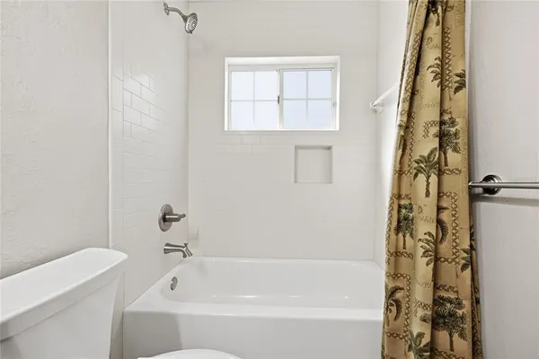 $950,000 | 10320 Southwest 17th Place, Gainesville, FL 32607