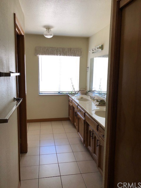 1768 Rambouillet Road Paso Robles, CA 93446 - Photo 19 of 23 Portion of master bath