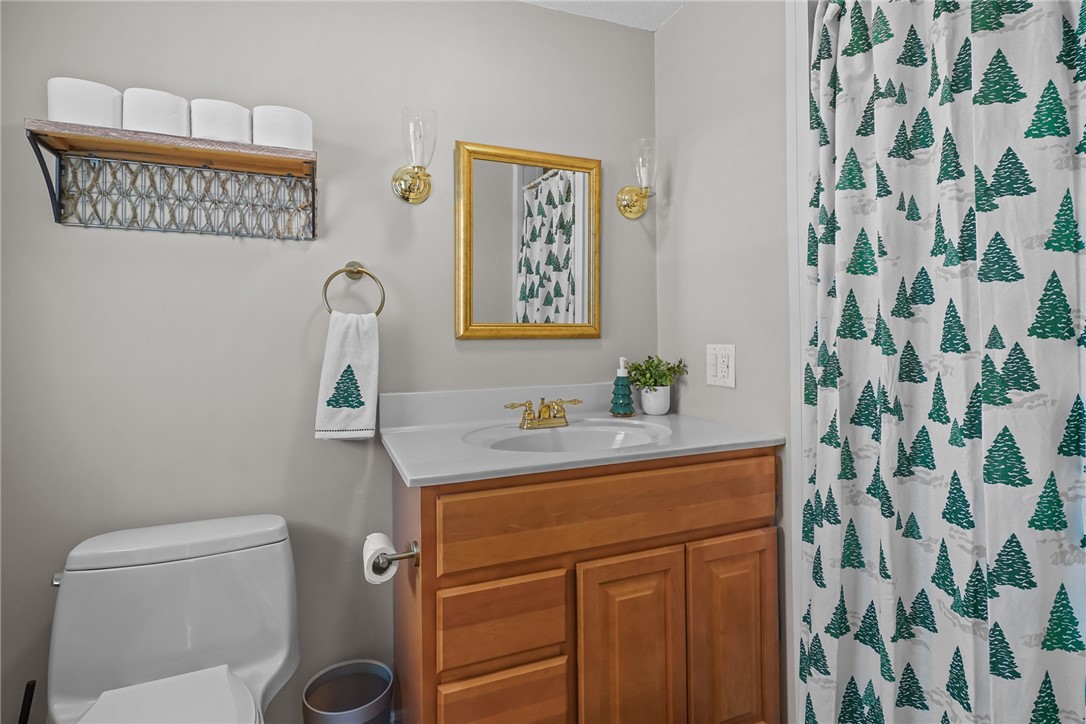 25 Janet Drive Cranston, RI 02921 - Photo 28 of 45