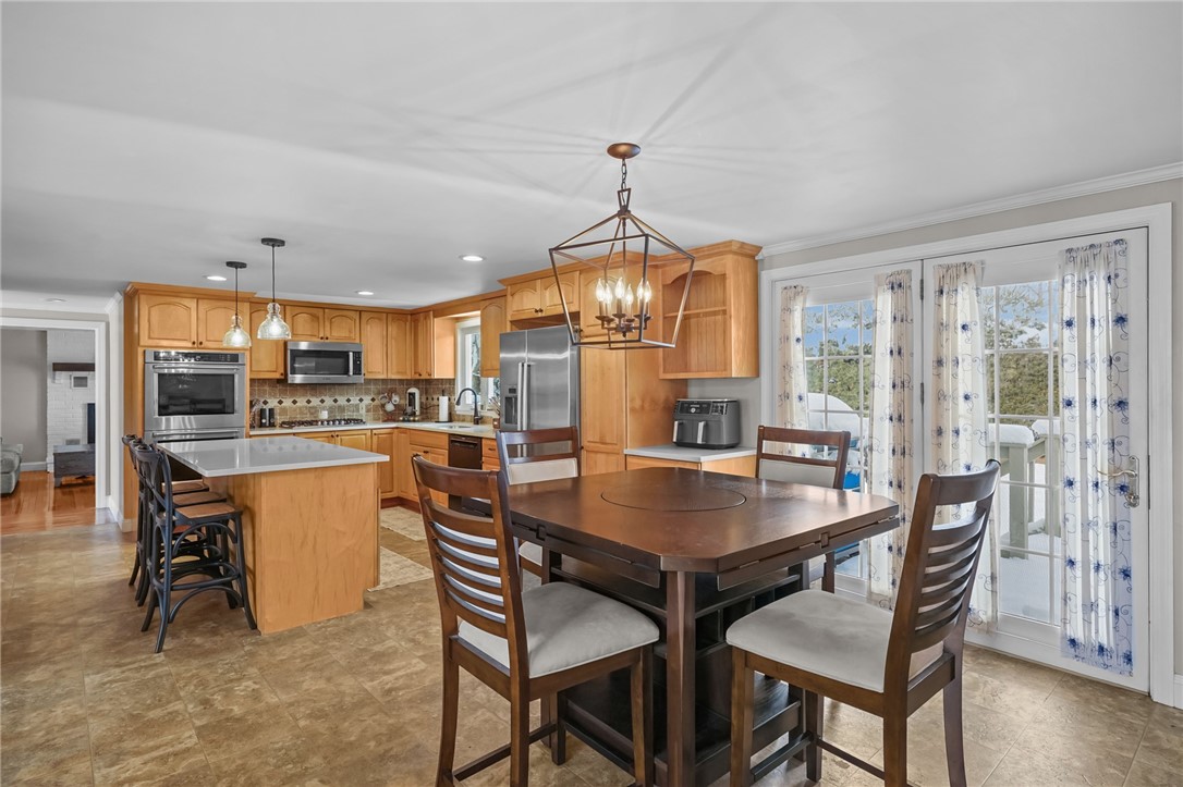 25 Janet Drive Cranston, RI 02921 - Photo 4 of 45