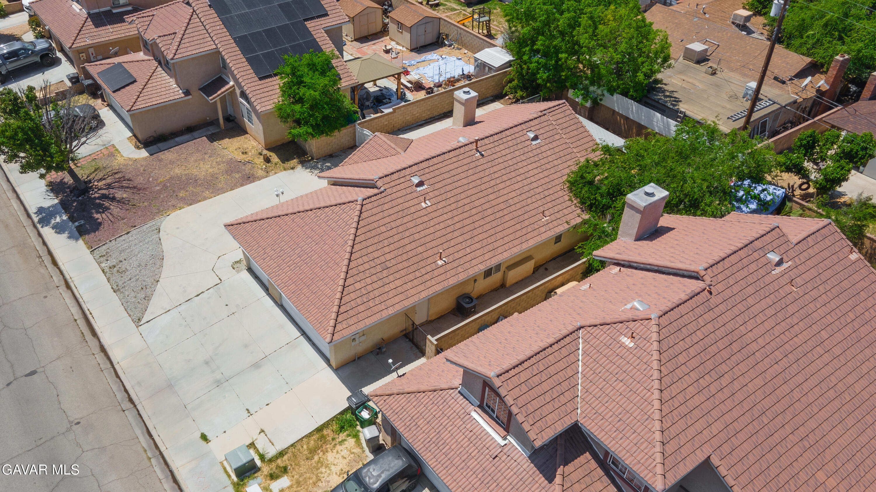 43915 Glenraven Road Lancaster, CA 93535 - Photo 2 of 28 26.4.22 Glenraven Exterior-4