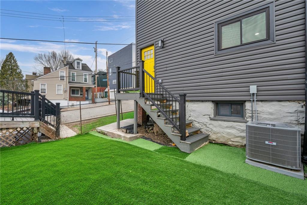 5115 Poe Way Pittsburgh, PA 15201 - Photo 25 of 32
