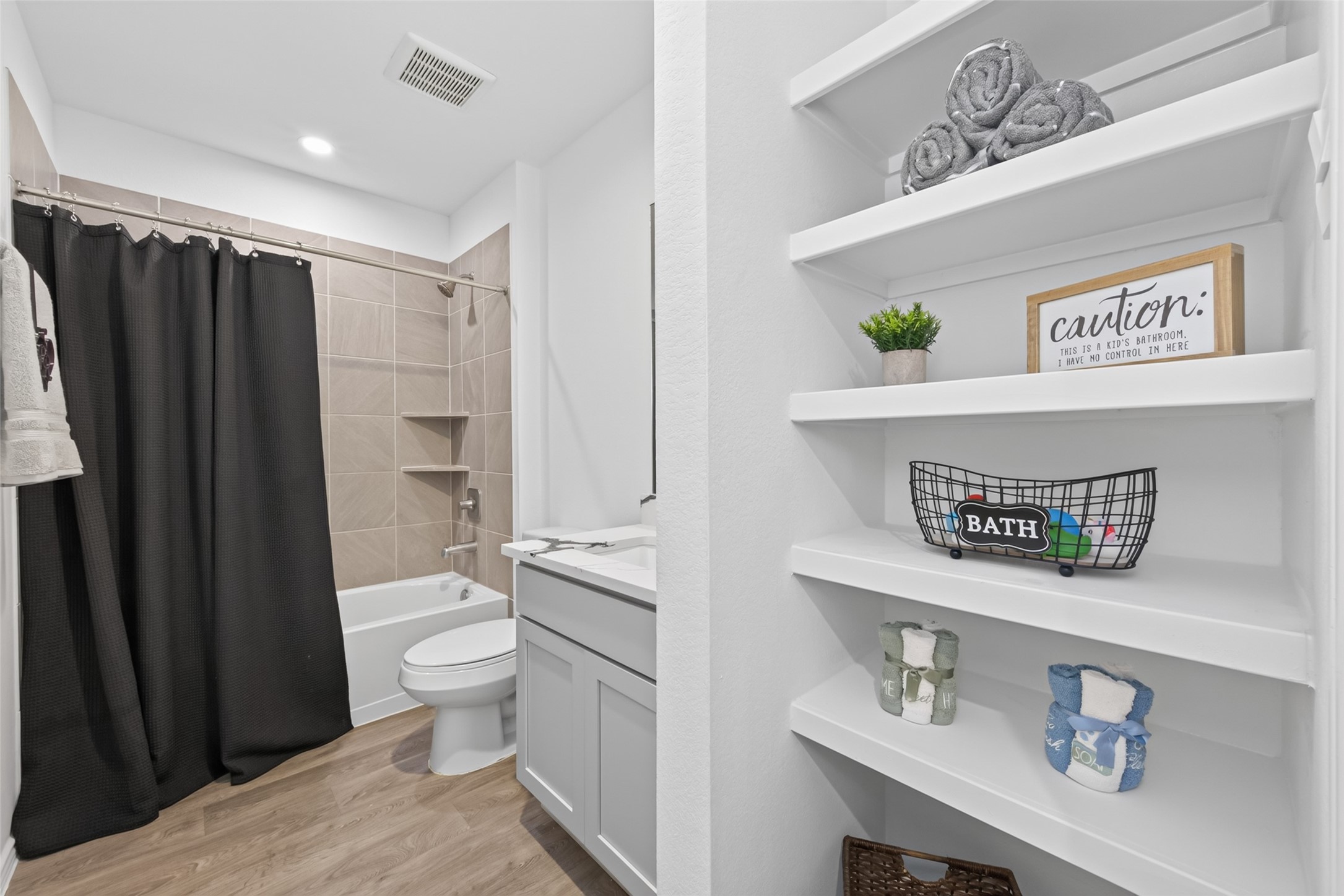24206 Foxdale Bay Ct Spring Spring, TX 77373 - Photo 13 of 14 Upstairs Bathroom
