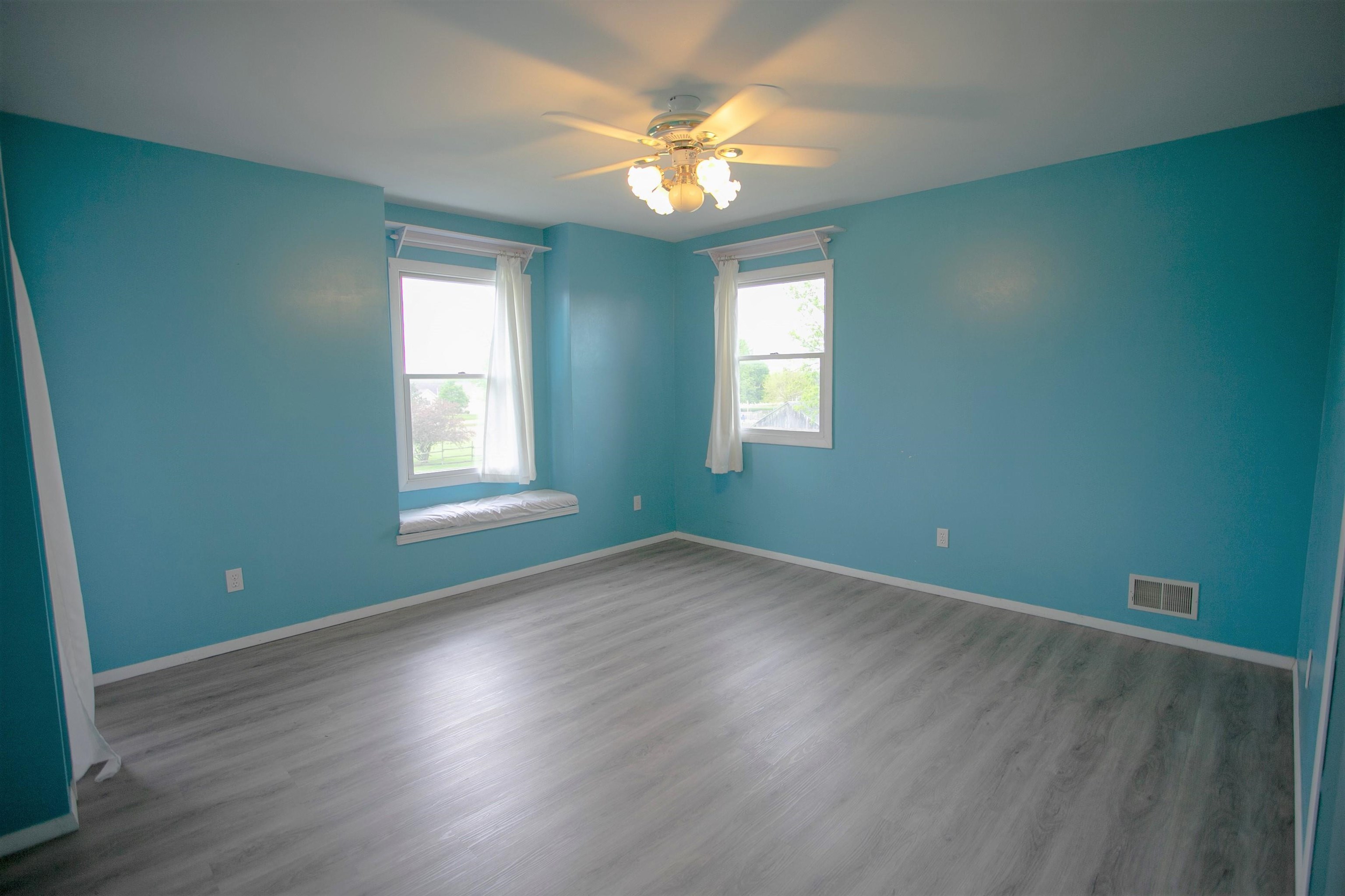11229 Pittsburg Road Durand, MI 48429 - Photo 20 of 82 50109852-19.JPG