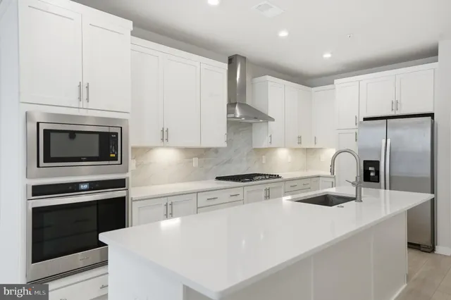 $4,650 | 7488 Backett Wood Terrace, McLean, VA 22102