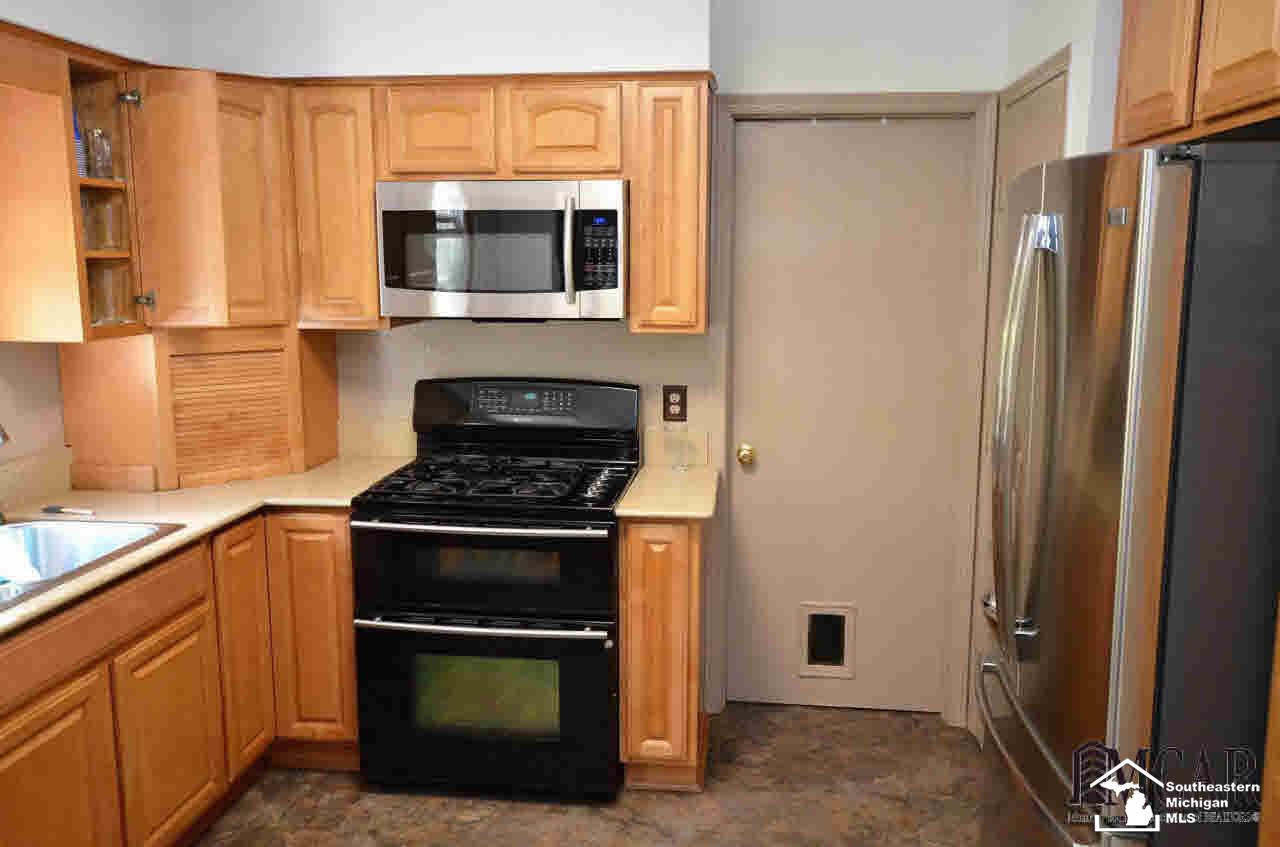 7348 Danforth Road Temperance, MI 48182 - Photo 16 of 30 Kitchen