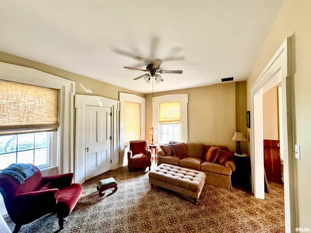 $149,900 | 110 East Jefferson Street, New Boston, IL 61272