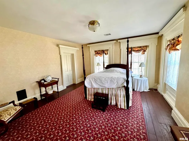 $149,900 | 110 East Jefferson Street, New Boston, IL 61272