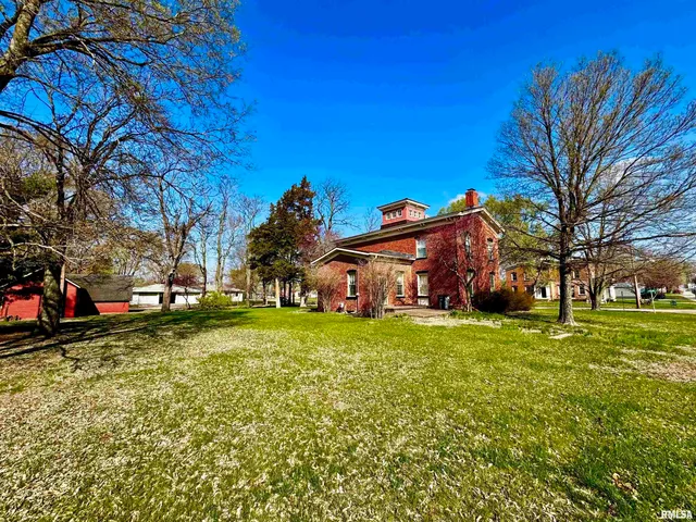 $149,900 | 110 East Jefferson Street, New Boston, IL 61272