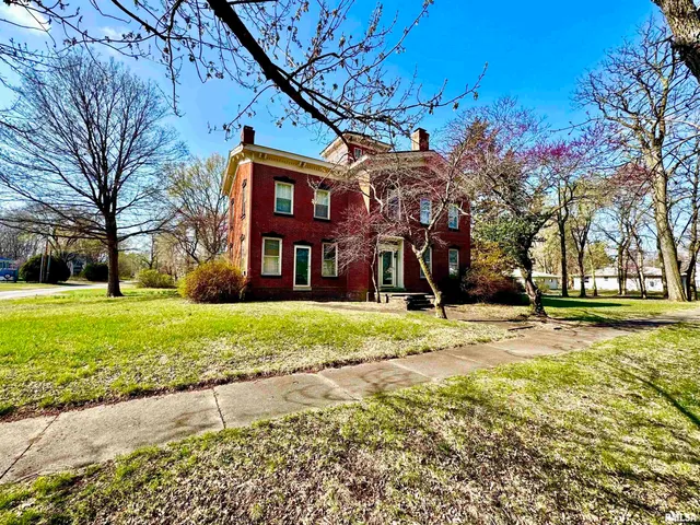 $149,900 | 110 East Jefferson Street, New Boston, IL 61272