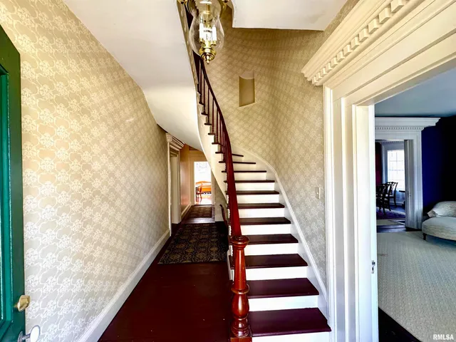 $149,900 | 110 East Jefferson Street, New Boston, IL 61272