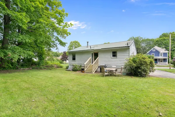 $285,000 | 164 Chestnut Street, Brattleboro, VT 05301