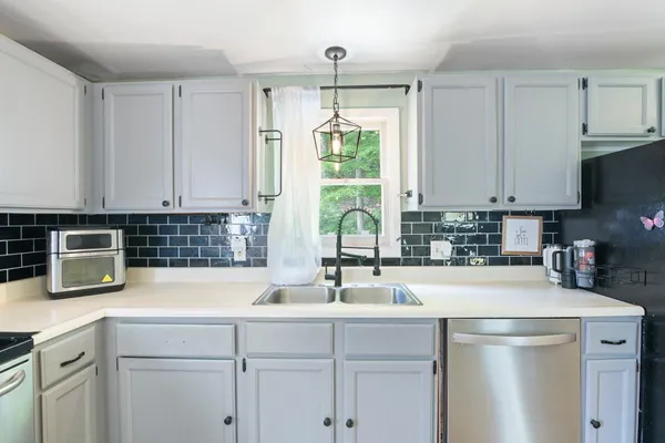 $285,000 | 164 Chestnut Street, Brattleboro, VT 05301