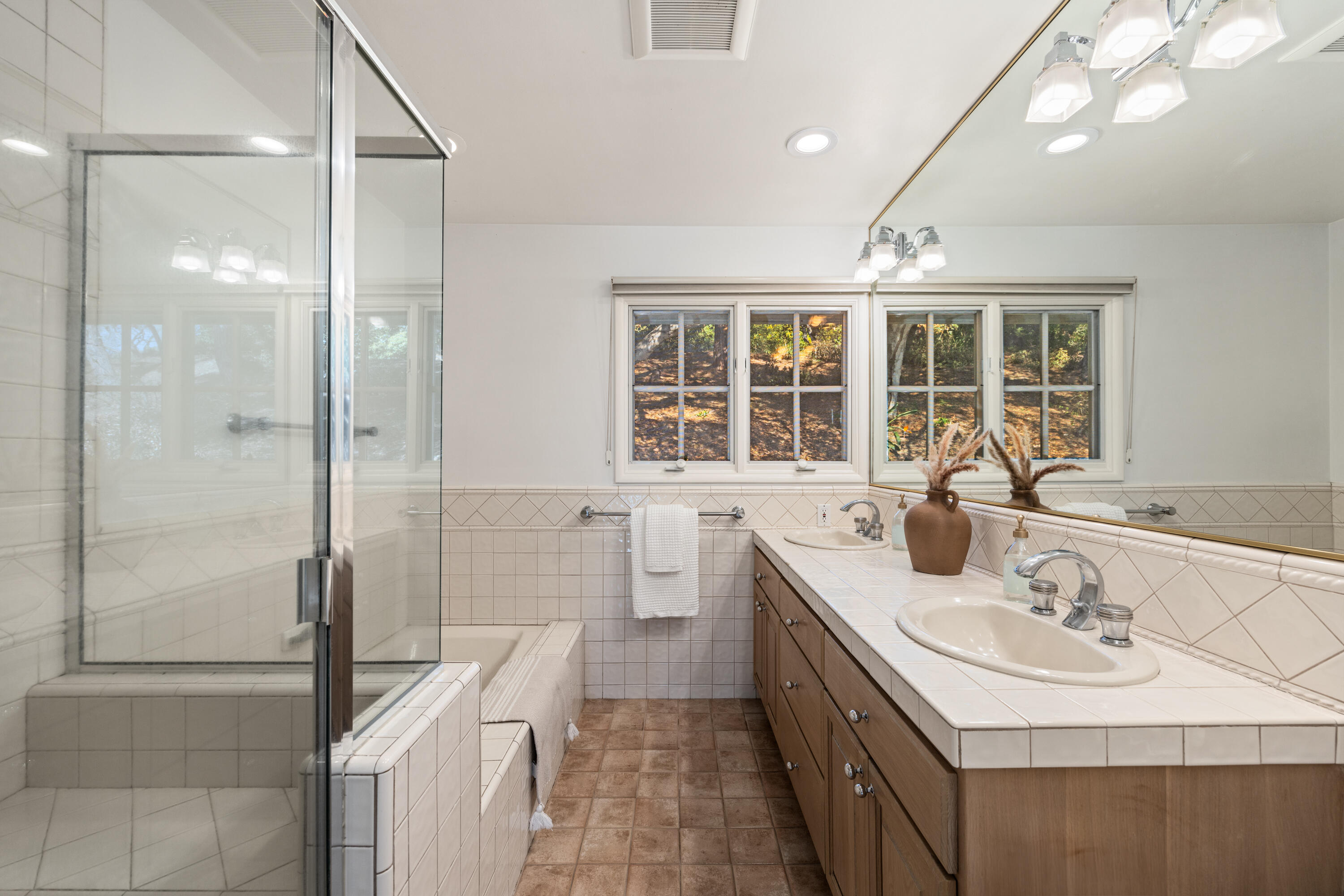926 Canon Road Santa Barbara, CA 93110 - Photo 17 of 31 Primary Bath