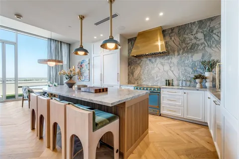 $2,500,000 | 2408 Victory Park Lane, Unit 1442, Dallas, TX 75219