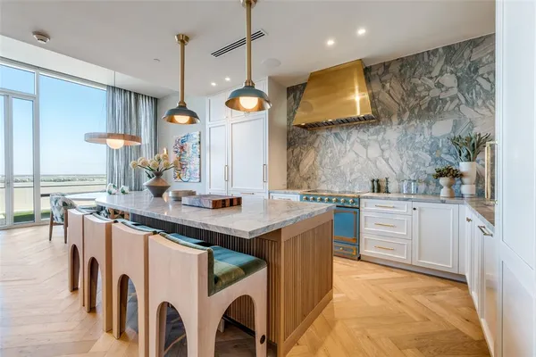 $2,500,000 | 2408 Victory Park Lane, Unit 1442, Dallas, TX 75219