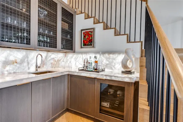 $2,500,000 | 2408 Victory Park Lane, Unit 1442, Dallas, TX 75219