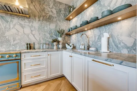 $2,500,000 | 2408 Victory Park Lane, Unit 1442, Dallas, TX 75219