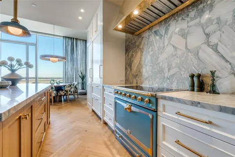 $2,500,000 | 2408 Victory Park Lane, Unit 1442, Dallas, TX 75219