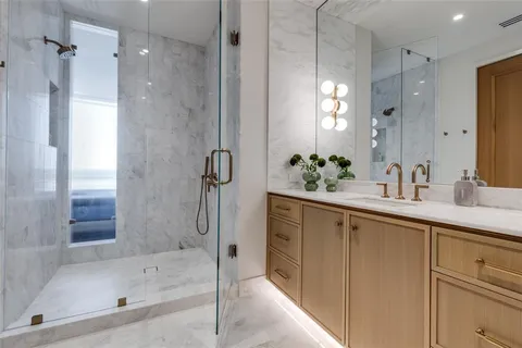 $2,500,000 | 2408 Victory Park Lane, Unit 1442, Dallas, TX 75219