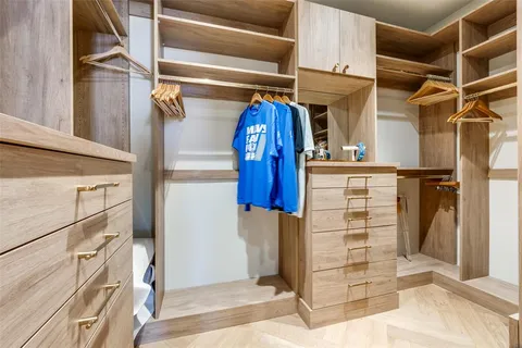 $2,500,000 | 2408 Victory Park Lane, Unit 1442, Dallas, TX 75219