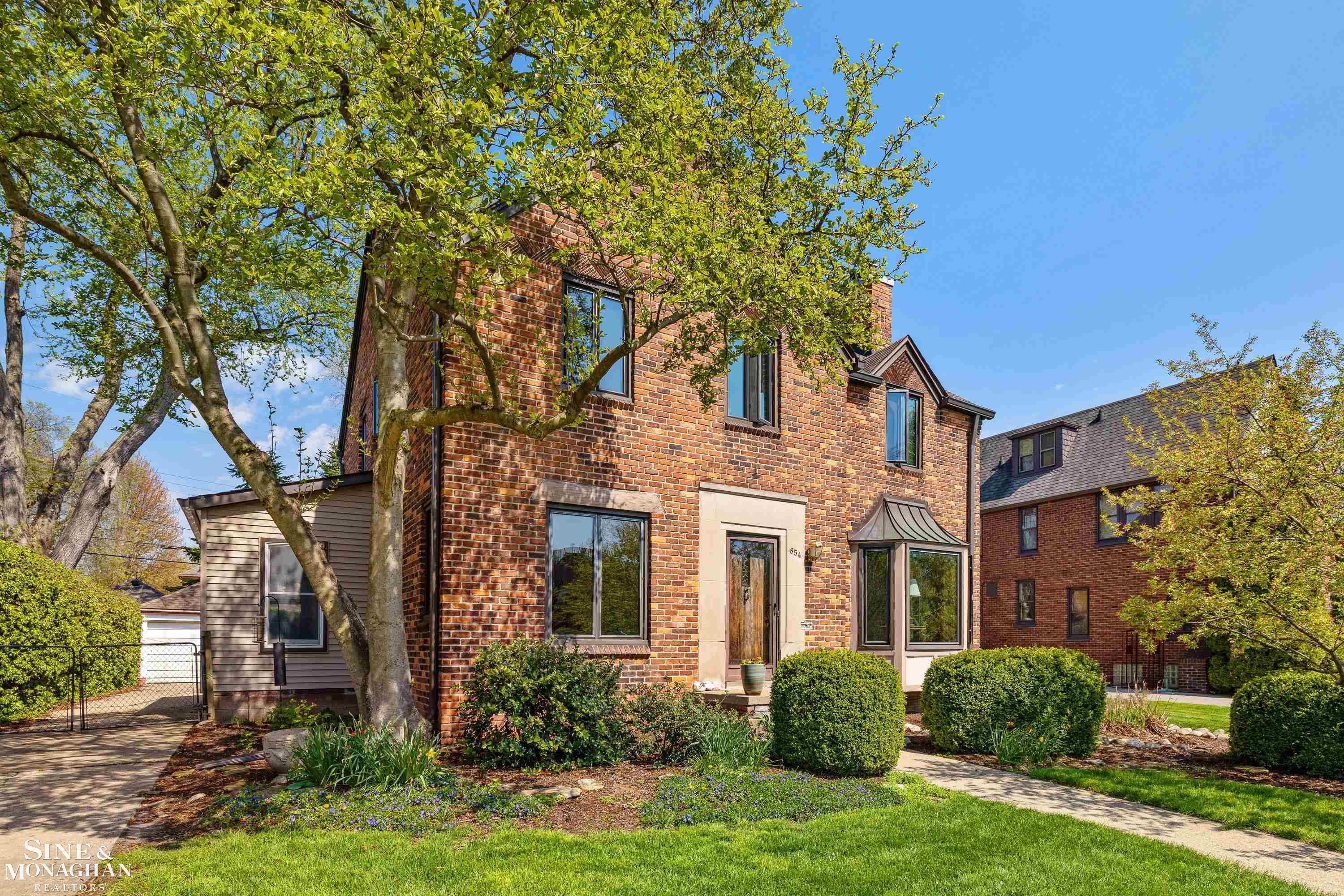 854 Pemberton Road Grosse Pointe, MI 48230 - Photo 7 of 57 50205225-af2c0306-063c-41b1-9ae4-7bd19c5d5fb8.JPG