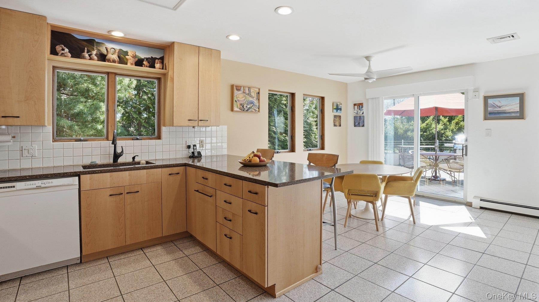 145 Osprey Nest Road Greenport, NY 11944 - Photo 13 of 40 Eat-in-Kitchen