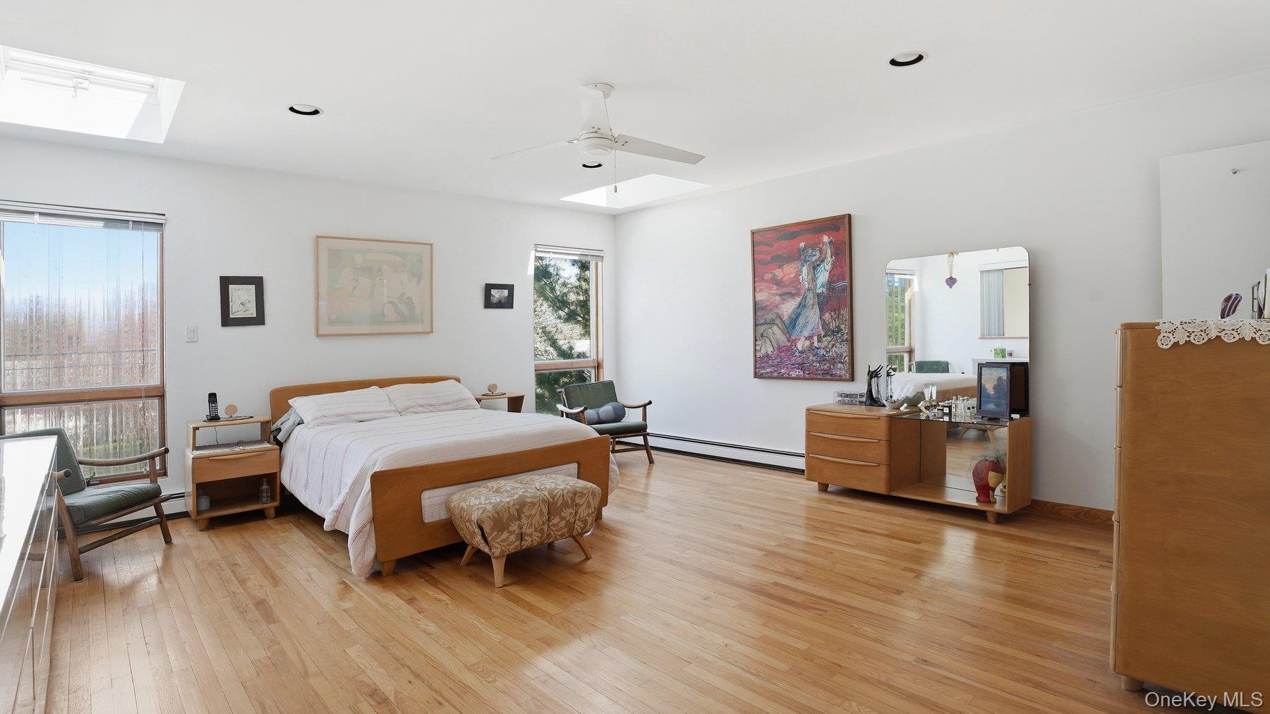 145 Osprey Nest Road Greenport, NY 11944 - Photo 20 of 40 Primary Bedroom Ensuite